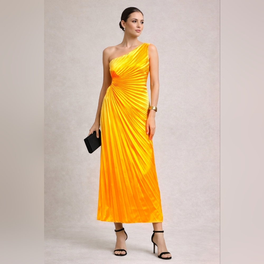 Elegant Gianni Bini one-shoulder pleated evening gown, size 14, Formal dress